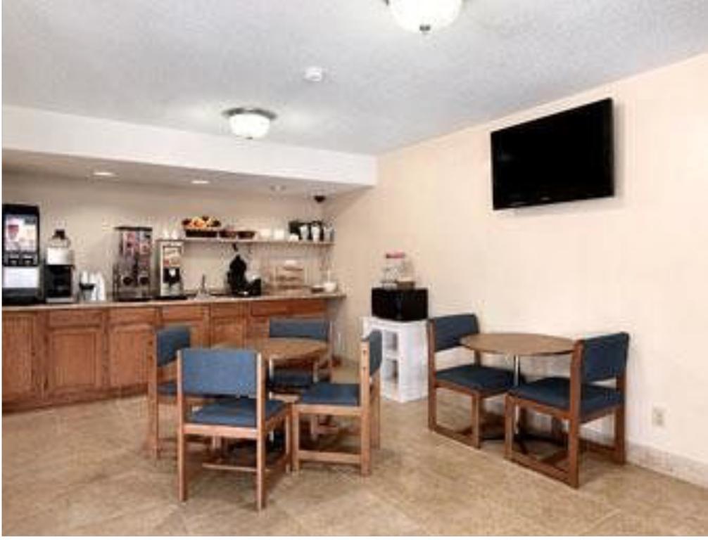 American Best Value Inn ローレンス エクステリア 写真
